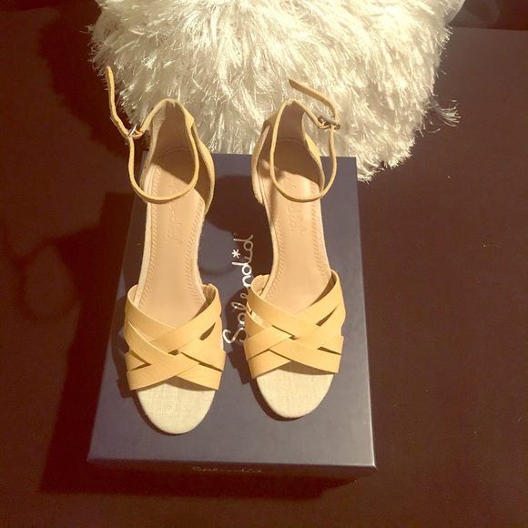 Splendid Shoes - Splendid leather and straw wedge heels, brand new!